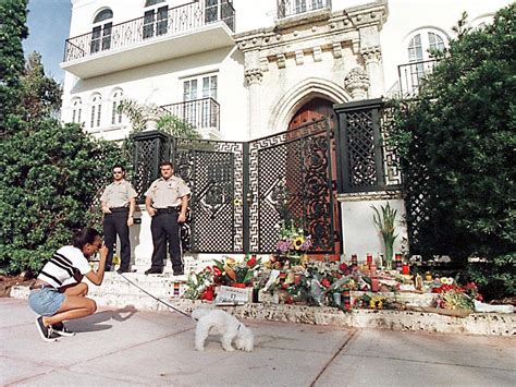 como murio gianni versace|how did Versace get killed.